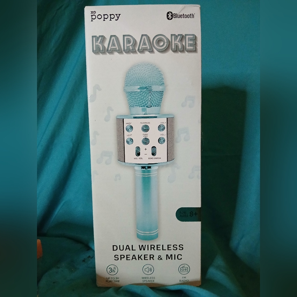 XO Poppy portable, handheld karaoke microphone
